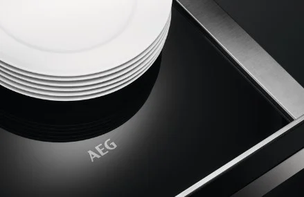 Встраиваемый ящик для подогрева посуды AEG KDE911424B купить в Москве
