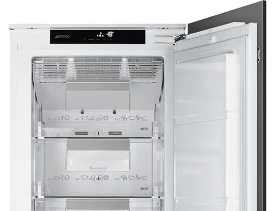 Встраиваемая морозильная камера Smeg S8F174DNE купить в Москве