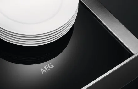Встраиваемый ящик для подогрева посуды AEG KDK911424T купить в Москве
