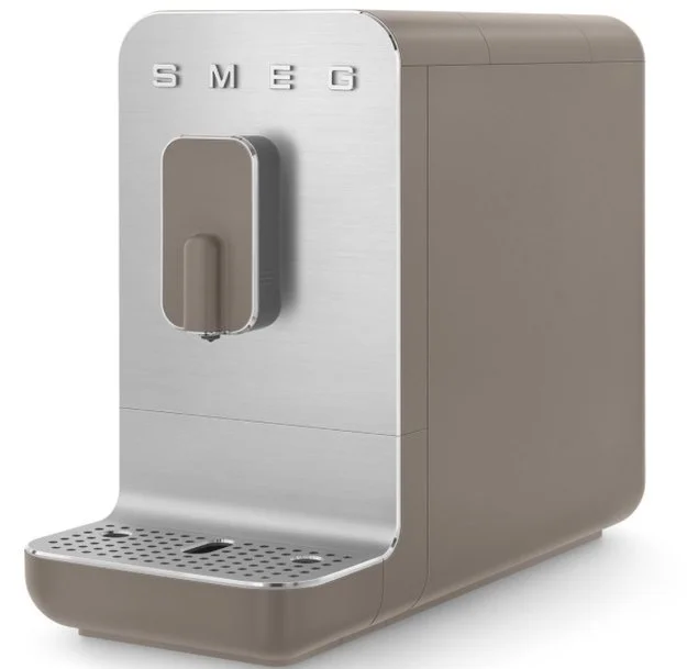 Кофемашина Smeg BCC01TPMEU купить в Москве с доставкой
