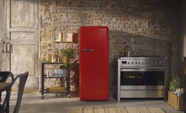 Встраиваемая морозильная камера Smeg U8F082DE купить в Москве
