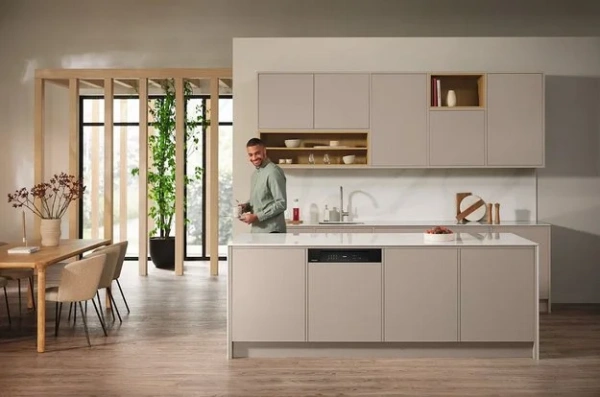 Встраиваемая посудомоечная машина Miele G 7710 SCi AutoDos купить в Москве