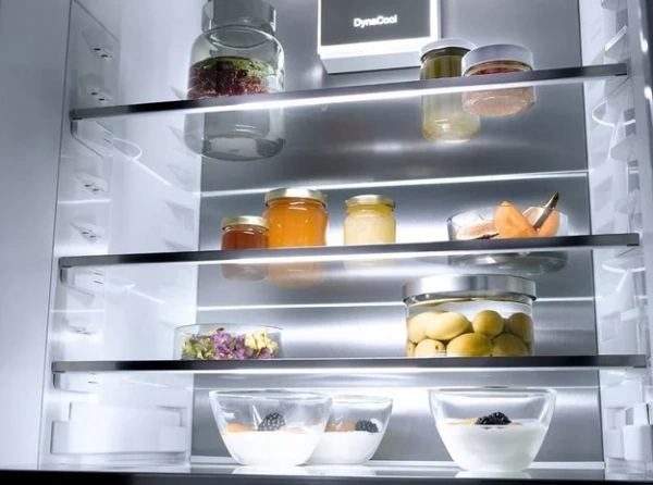 Встраиваемый холодильник Miele K 7797 C R купить в Москве
