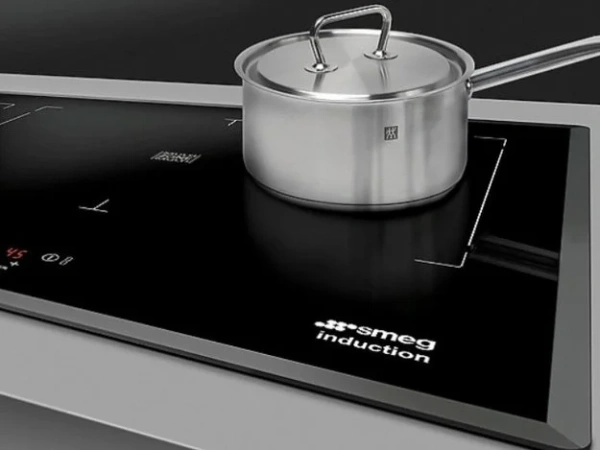 Встраиваемый подогреватель посуды Smeg CPRT615NR купить в Москве
