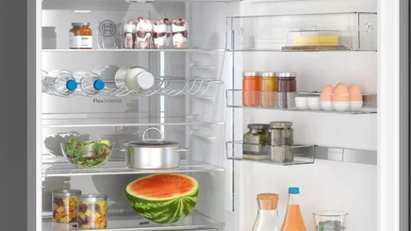 Двухкамерный холодильник Bosch KGN49LBCF купить в Москве
