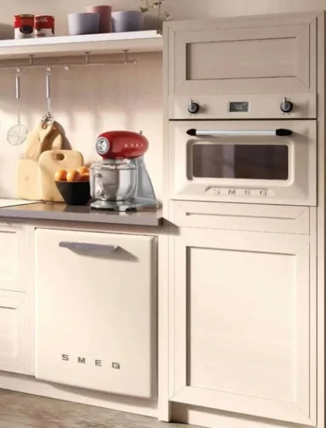 Компактный духовой шкаф с пароваркой Smeg SF4920VCP купить в Москве
