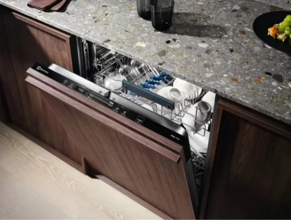 Встраиваемая посудомоечная машина Electrolux EEQ 47200 L купить в Москве