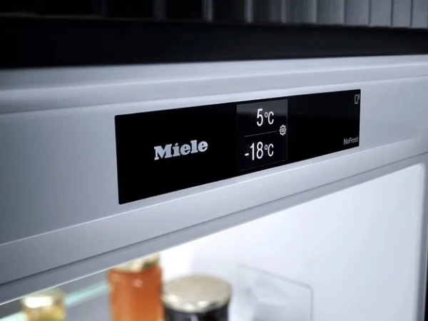 Встраиваемый холодильник Miele KFN 7785 C купить в Москве

