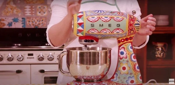 Блендер Smeg PBF01WHEU купить в Москве с доставкой
