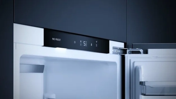 Встраиваемая холодильная камера Kuppersbusch FK 8550.0I купить в Москве
