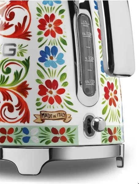 Чайник Smeg KLF03DGEU купить в Москве с доставкой
