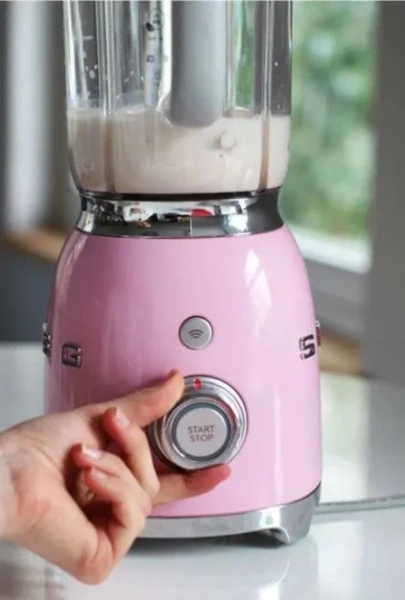 Блендер Smeg BLF01PKEU купить в Москве с доставкой
