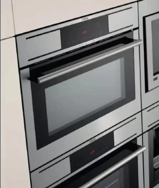 Микроволновая печь AEG MCC3881EM купить в Москве
