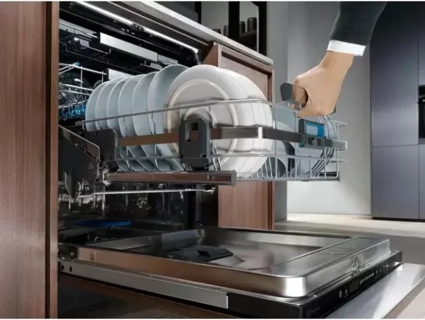 Встраиваемая посудомоечная машина Electrolux EEC967310L купить в Москве