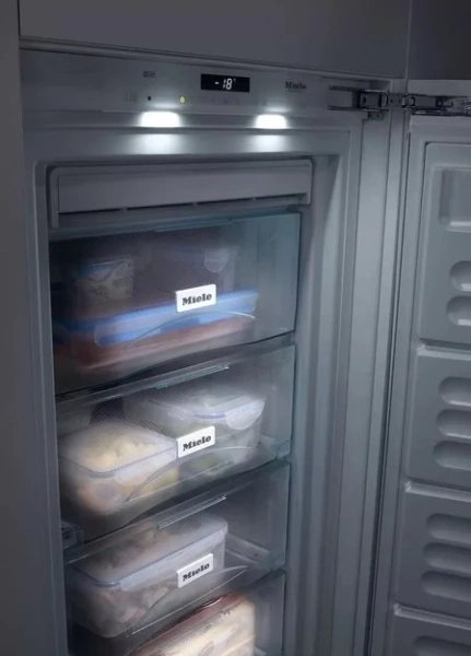 Встраиваемый морозильник Miele FNS37402i с витрины новый купить в Москве
