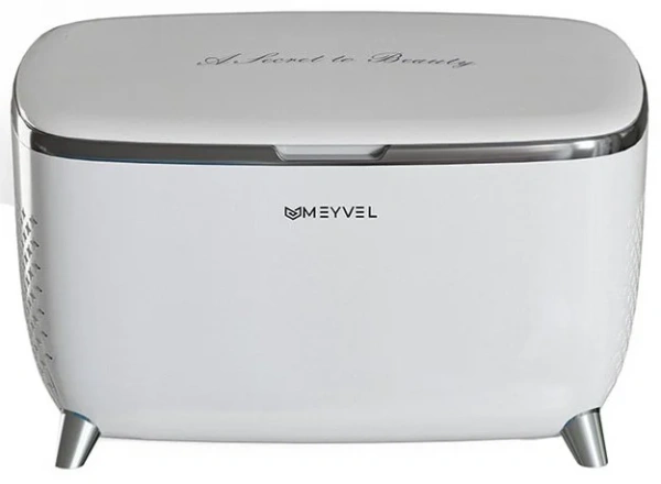 Холодильник для косметики и напитков Meyvel MB-06C3W купить в Москве
