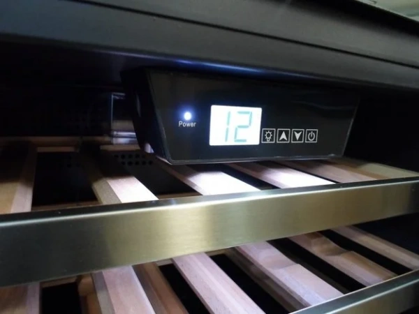 Винный шкаф IP JG 22-6 AX купить в Москве