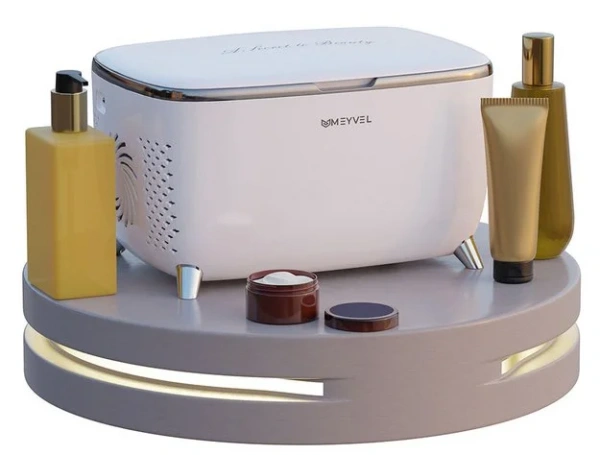 Холодильник для косметики и напитков Meyvel MB-06C3W купить в Москве
