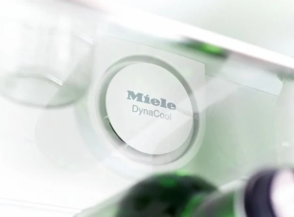 Отдельностоящая холодильно-морозильная комбинация Miele KFNS28463 ED/CS купить в Москве