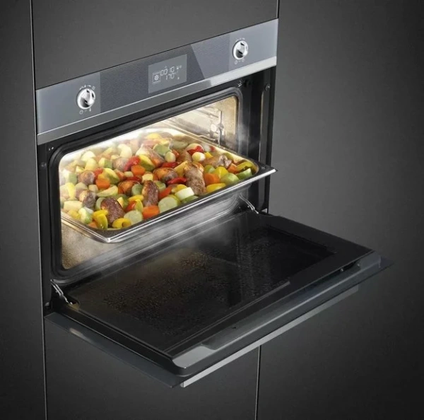 Духовой шкаф комбинированный с пароваркой Smeg SF4102VCS купить в Москве
