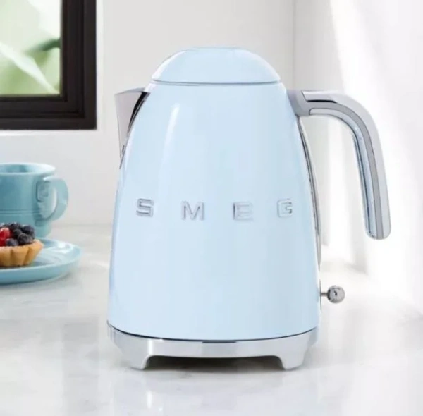 Чайник Smeg KLF03PBEU купить в Москве с доставкой
